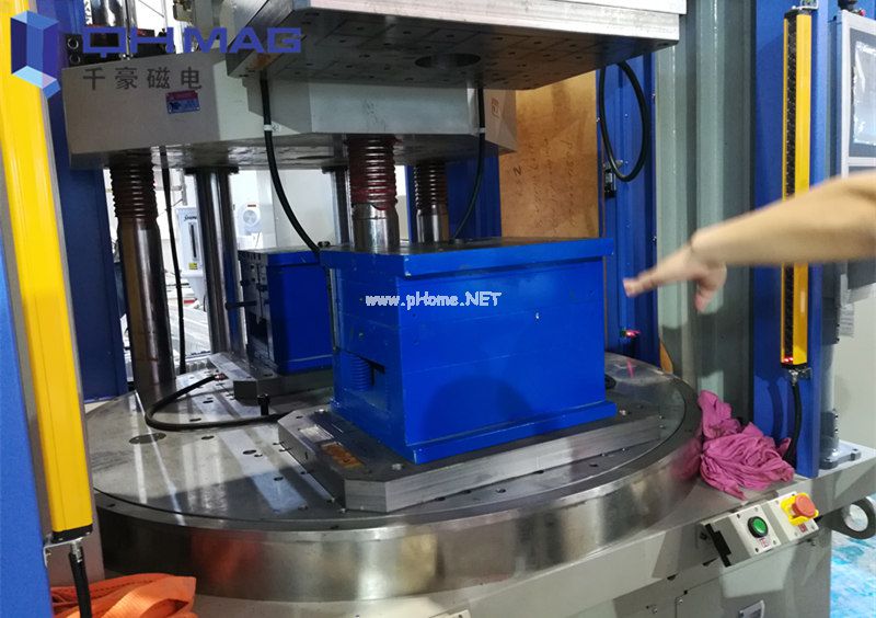 立式注塑机快速换模系统